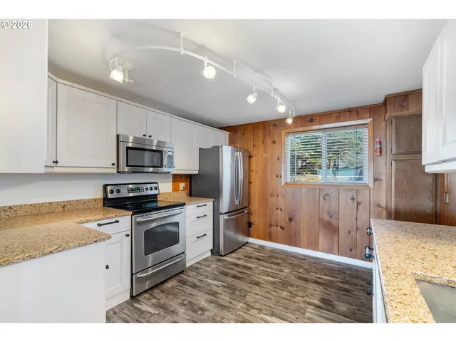 $937,000 | 633 North Pacific Street, Rockaway Beach, OR 97136