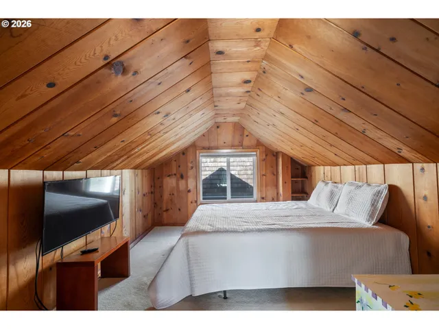 $937,000 | 633 North Pacific Street, Rockaway Beach, OR 97136