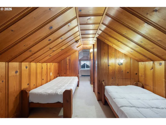 $937,000 | 633 North Pacific Street, Rockaway Beach, OR 97136