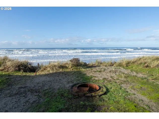 $937,000 | 633 North Pacific Street, Rockaway Beach, OR 97136