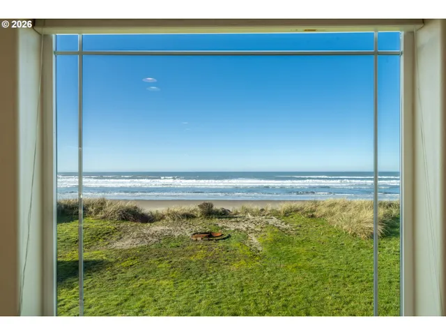 $937,000 | 633 North Pacific Street, Rockaway Beach, OR 97136