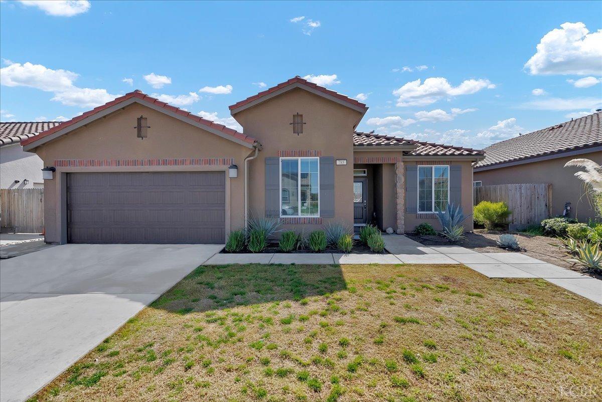 785 Strada Street Lemoore, CA 93245 - Photo 1 of 43 Gallery Image 1