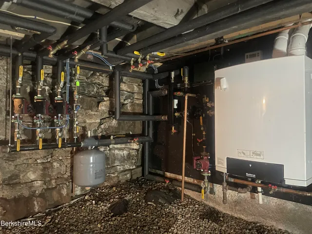 $347,700 | 14 Blotz Road, Washington, MA 01223