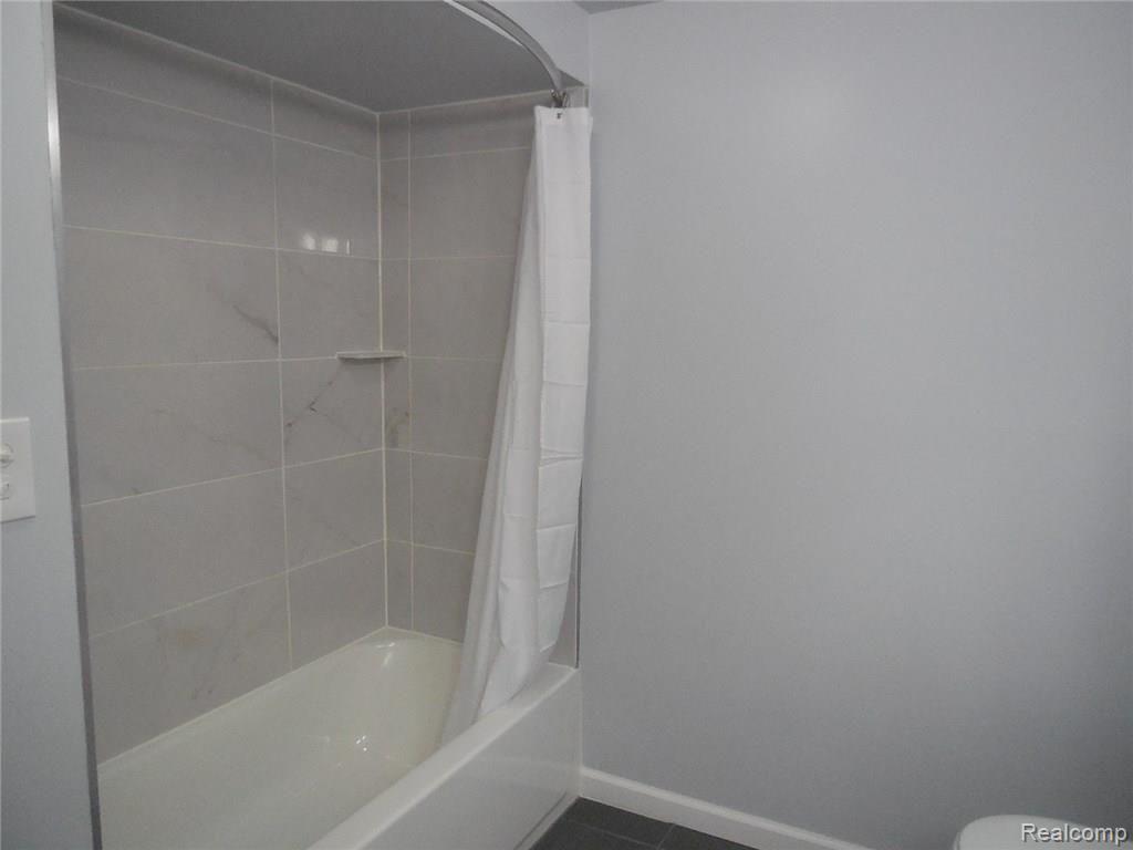 21070 Andover Road Southfield, MI 48076 - Photo 21 of 30 DSCN1939.JPG