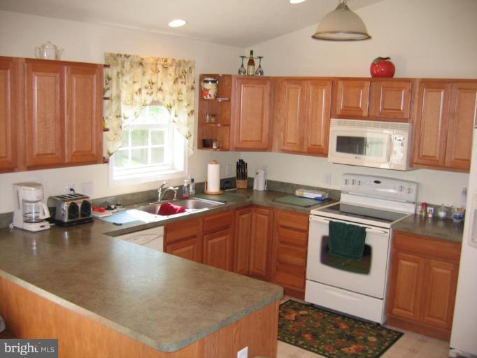 186 Truman Road Inwood, WV 25428 - Photo 3 of 7 Kitchen