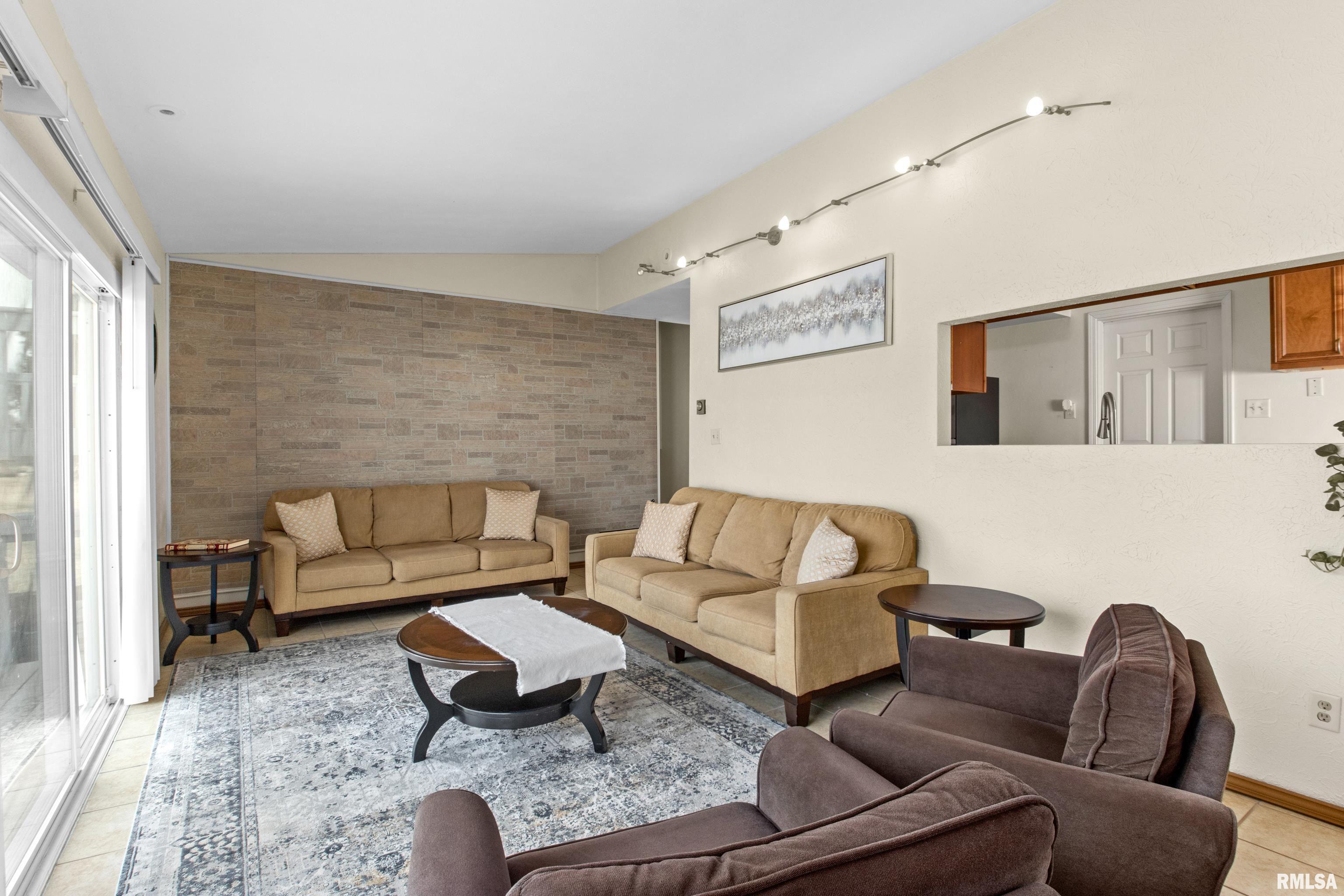 7624 North Radnor Road Peoria, IL 61615 - Photo 12 of 33 Gallery Image 12