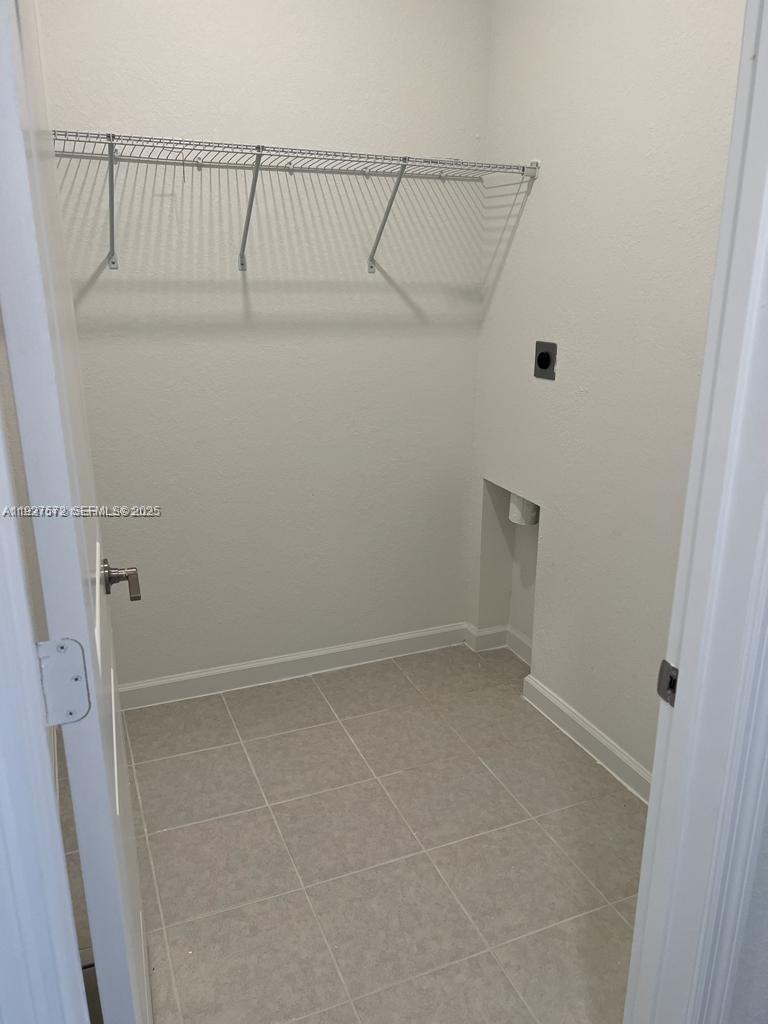 2281 Northwest 131st Circle Miami, FL 33167 - Photo 23 of 48 a view of small space
