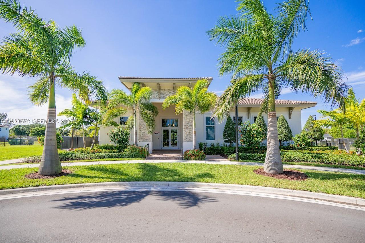 2281 Northwest 131st Circle Miami, FL 33167 - Photo 43 of 48 a view of a volley ball court
