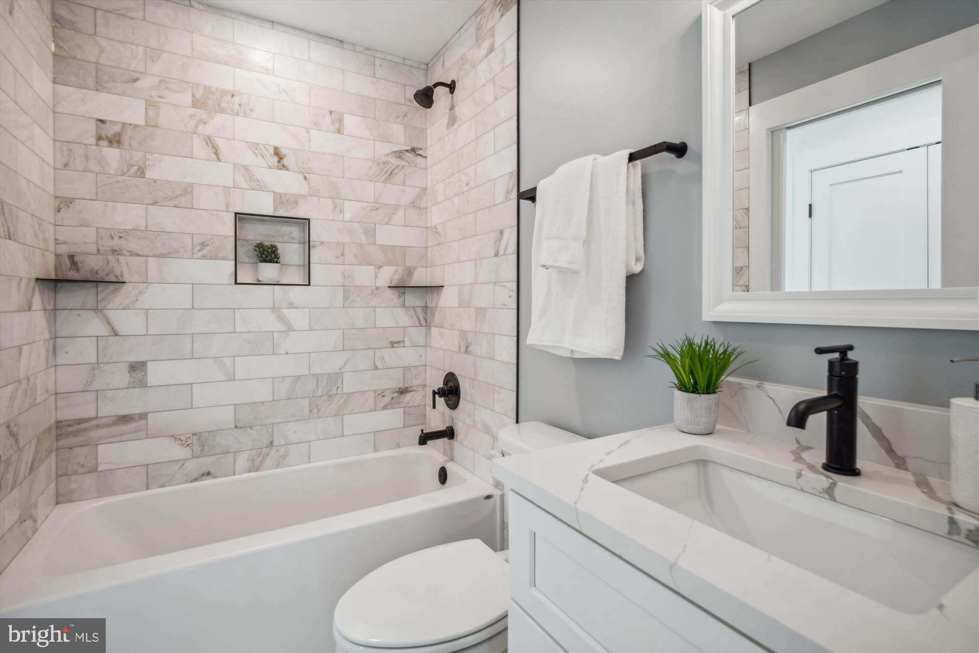 6885 Hallowing Point Road Prince Frederick, MD 20678 - Photo 36 of 63 Connecting Bathroom