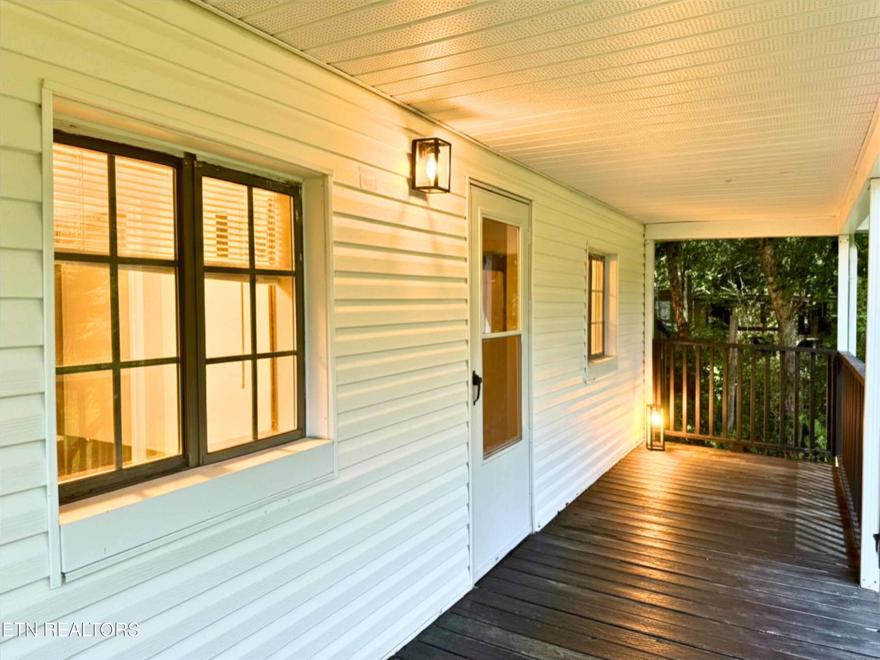 2391 Buffalo Road Oneida, TN 37841 - Photo 3 of 43 Front Porch