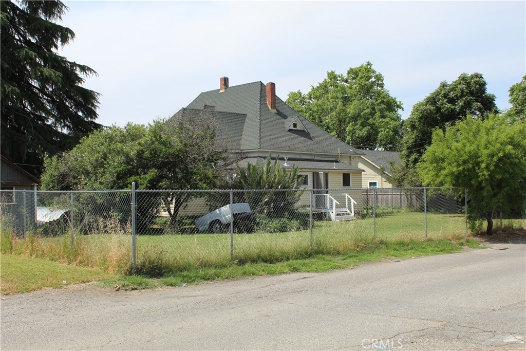 1414 Marin Street Corning, CA 96021 - Photo 69 of 71 a view of a small yard in front of a house