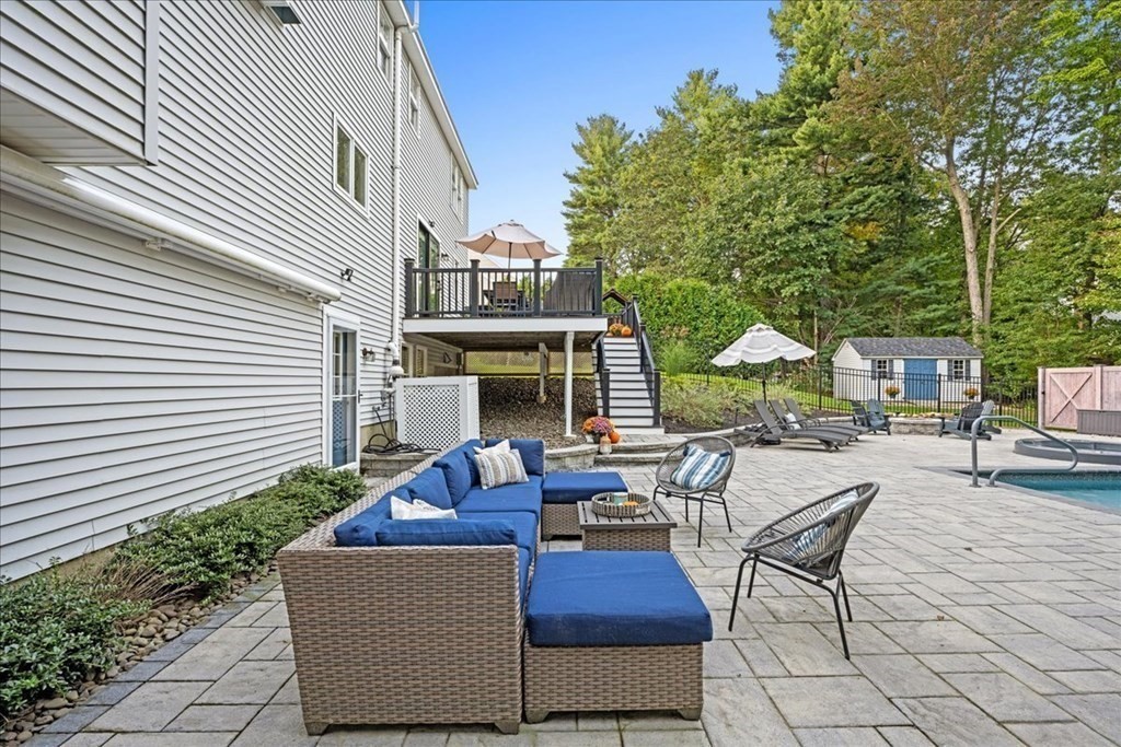 22 Wildflower Drive Sutton, MA 01590 - Photo 35 of 42