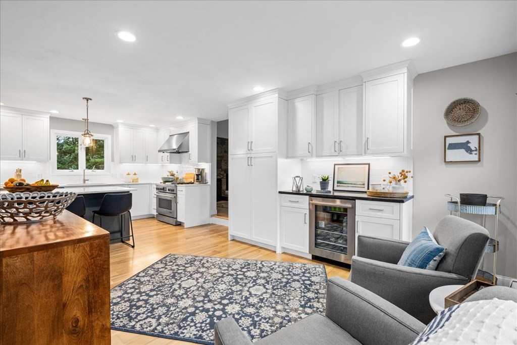 22 Wildflower Drive Sutton, MA 01590 - Photo 10 of 42