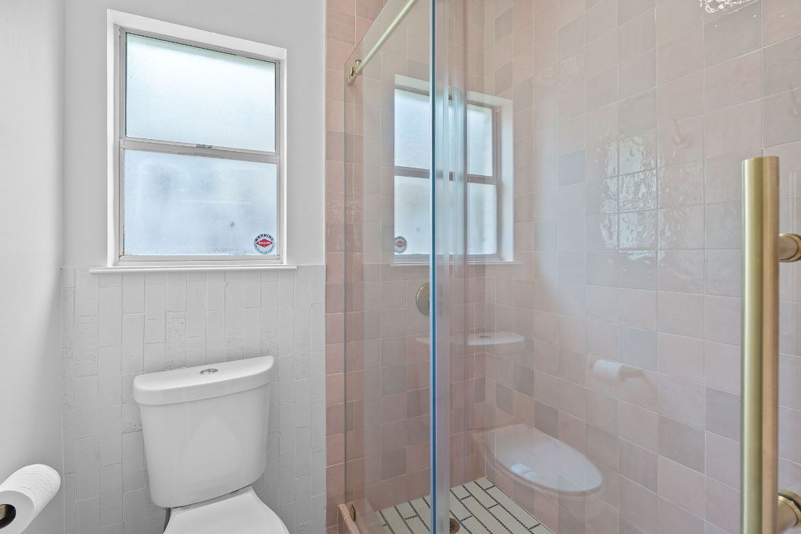 6302 Gato Path Austin, TX 78731 - Photo 28 of 37 Full bathroom featuring a shower stall