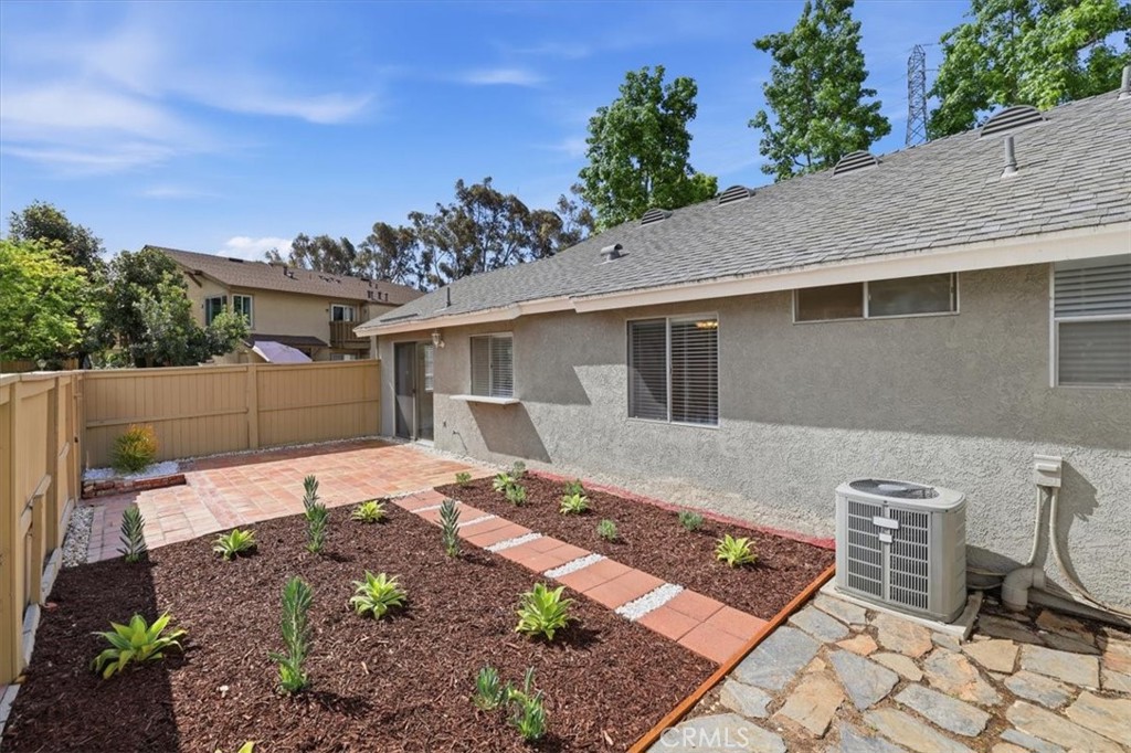 11 Fairside Irvine, CA 92614 - Photo 25 of 34