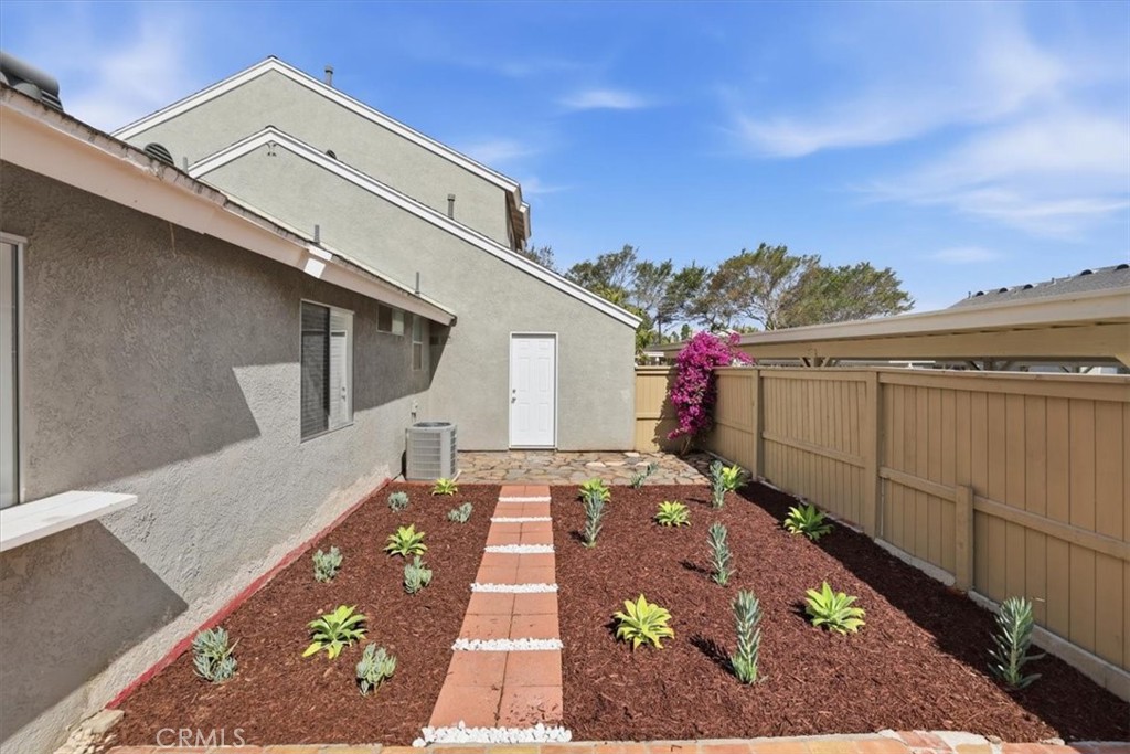 11 Fairside Irvine, CA 92614 - Photo 29 of 34