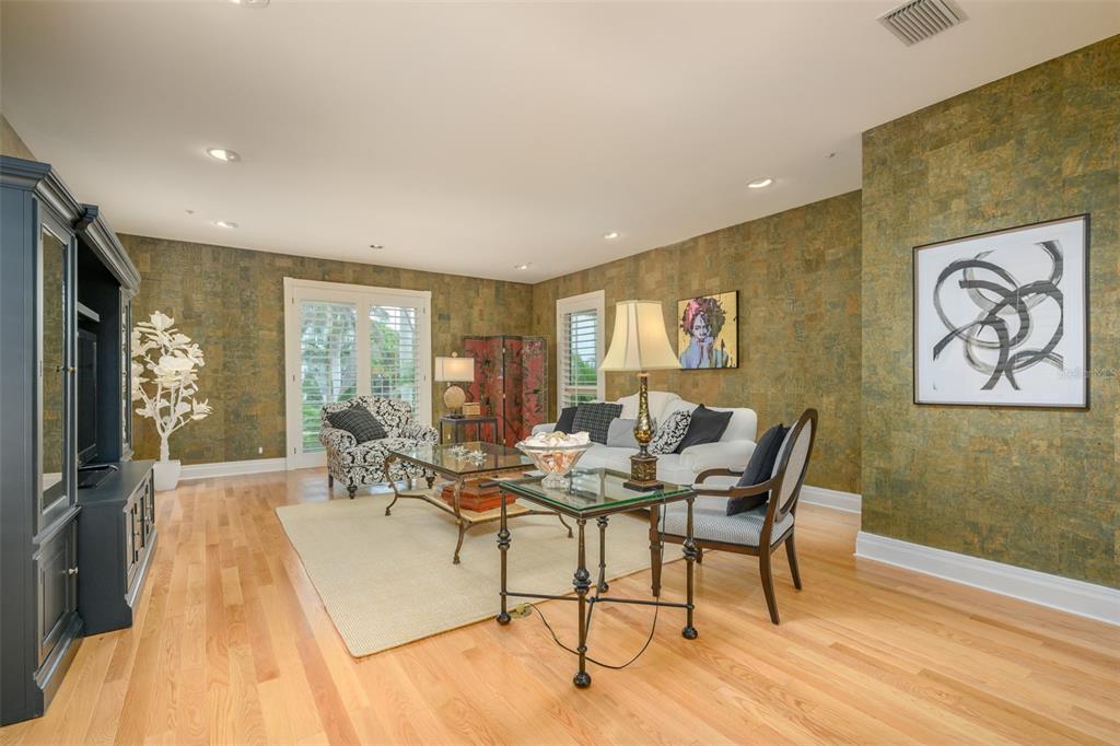 981 Longboat Club Road Longboat Key, FL 34228 - Photo 34 of 99