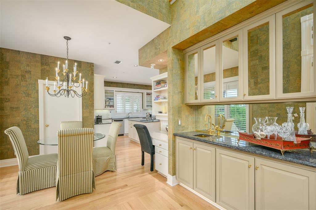 981 Longboat Club Road Longboat Key, FL 34228 - Photo 40 of 99