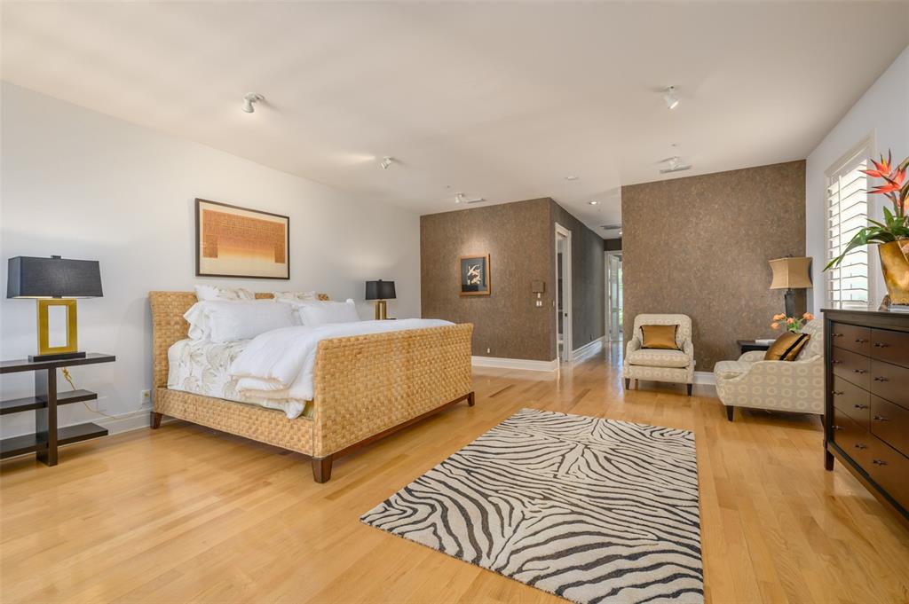 981 Longboat Club Road Longboat Key, FL 34228 - Photo 42 of 99