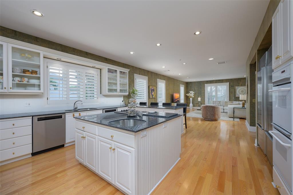 981 Longboat Club Road Longboat Key, FL 34228 - Photo 96 of 99