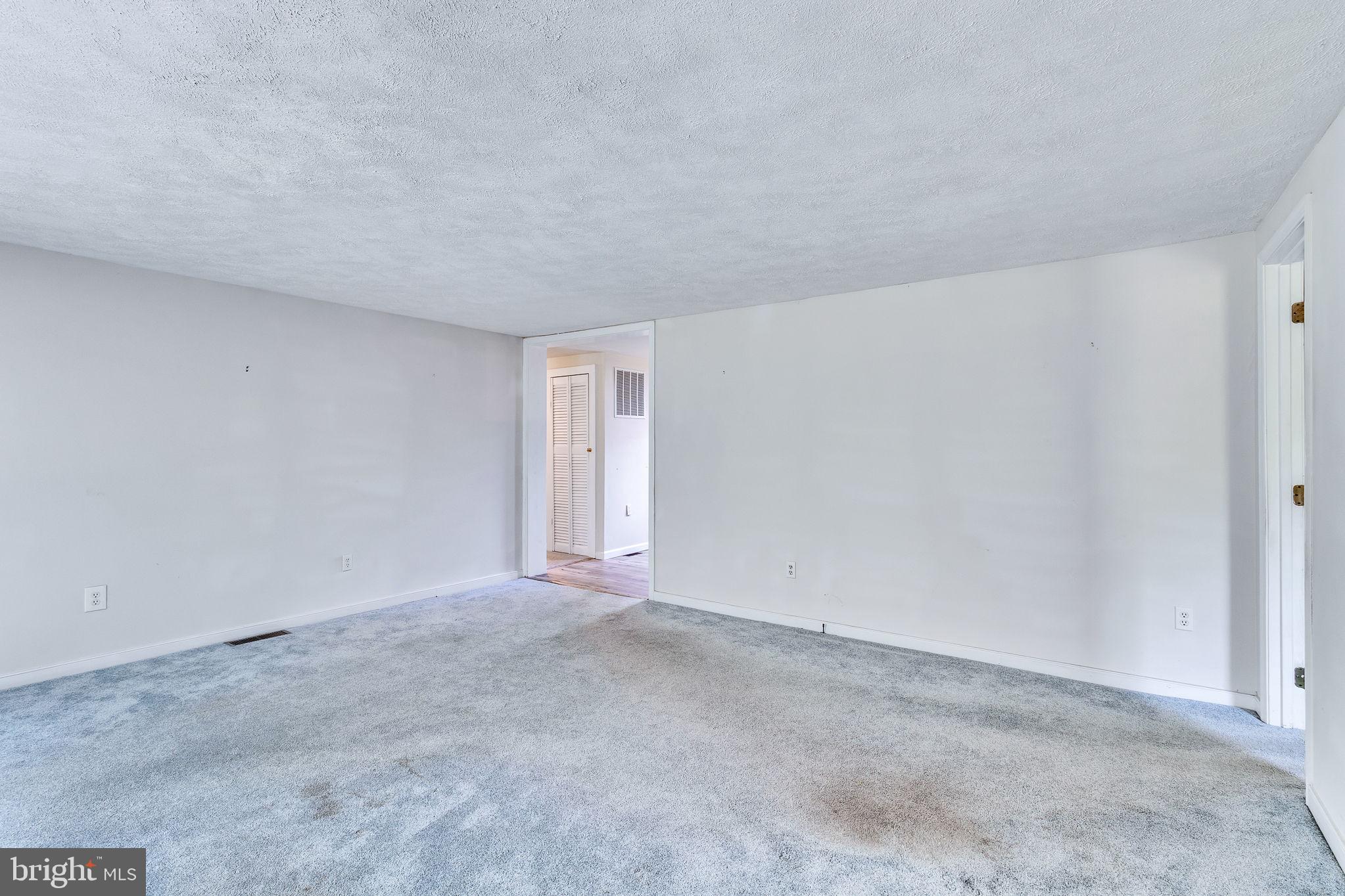 529 Taylors Beach Road Reedville, VA 22539 - Photo 10 of 57 Spacious, blank canvas for creativity.