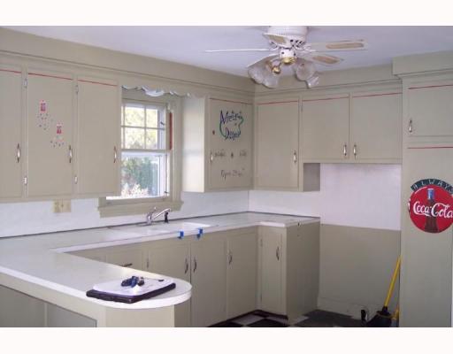 8 Arthur Avenue Warren, RI 02885 - Photo 2 of 10 Kitchen.