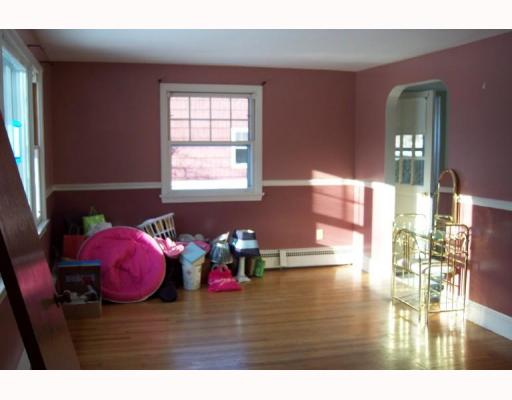 8 Arthur Avenue Warren, RI 02885 - Photo 3 of 10 Living Room.