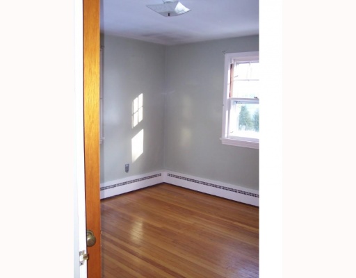 8 Arthur Avenue Warren, RI 02885 - Photo 6 of 10 Bedroom.