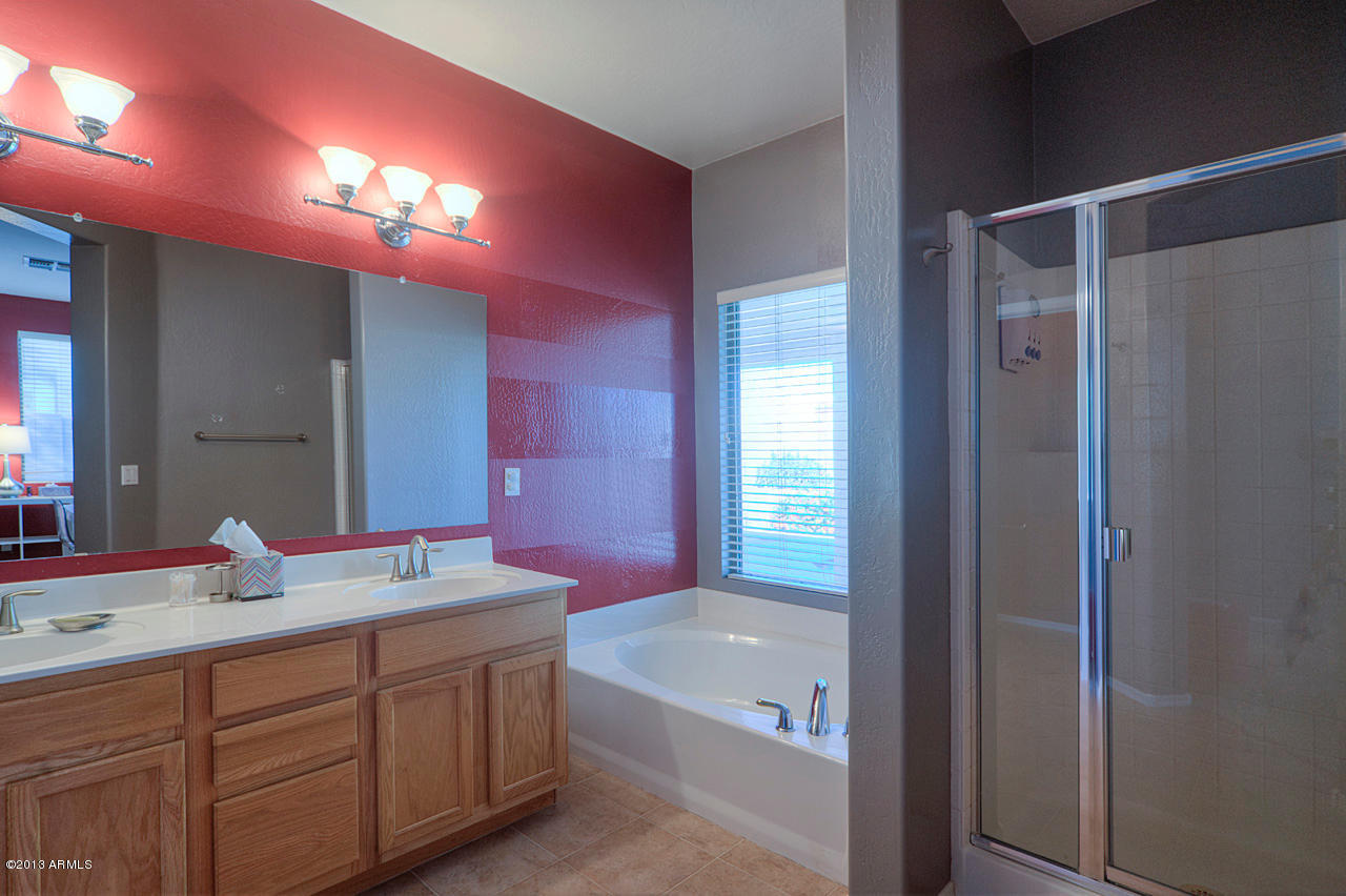 2824 West Lamar Road Phoenix, AZ 85017 - Photo 13 of 25 Master Bathroom