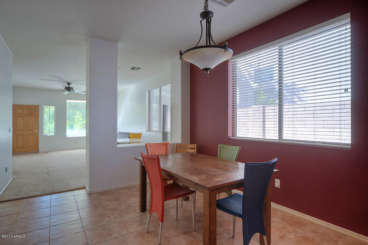 2824 West Lamar Road Phoenix, AZ 85017 - Photo 7 of 25 Dining Room