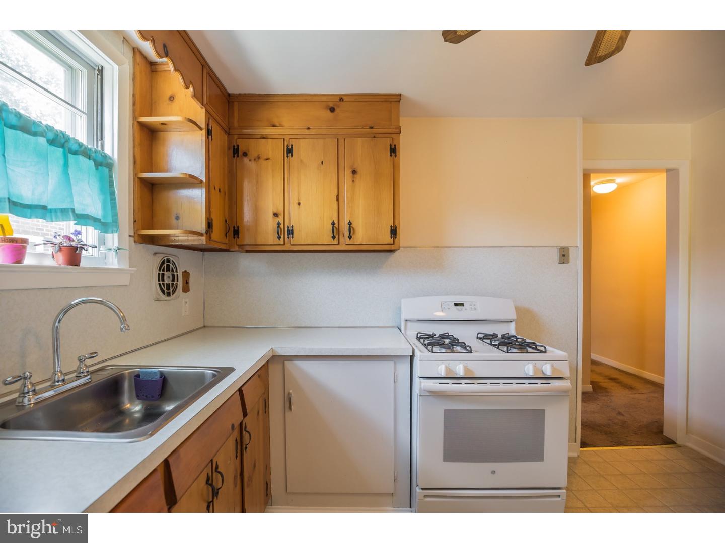 4416 Decatur Street Philadelphia, PA 19136 - Photo 8 of 17 Kitchen