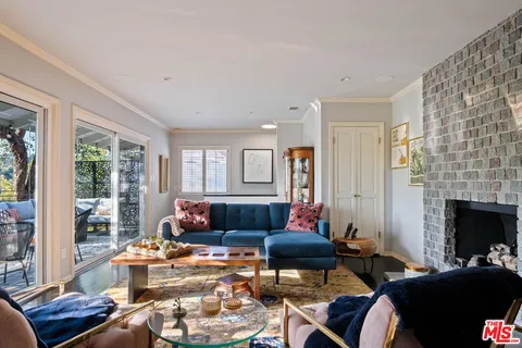 $1,385,000 | 2855 Effie Street, Los Angeles, CA 90026
