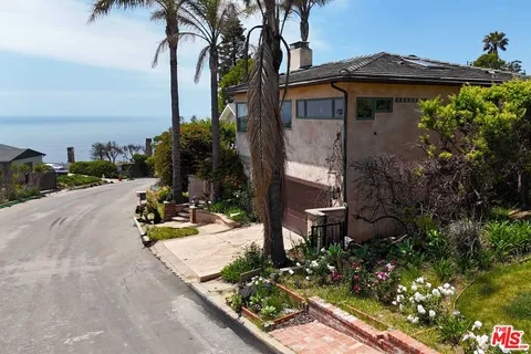 $3,495,000 | 227 Quadro Vecchio Drive, Pacific Palisades, CA 90272