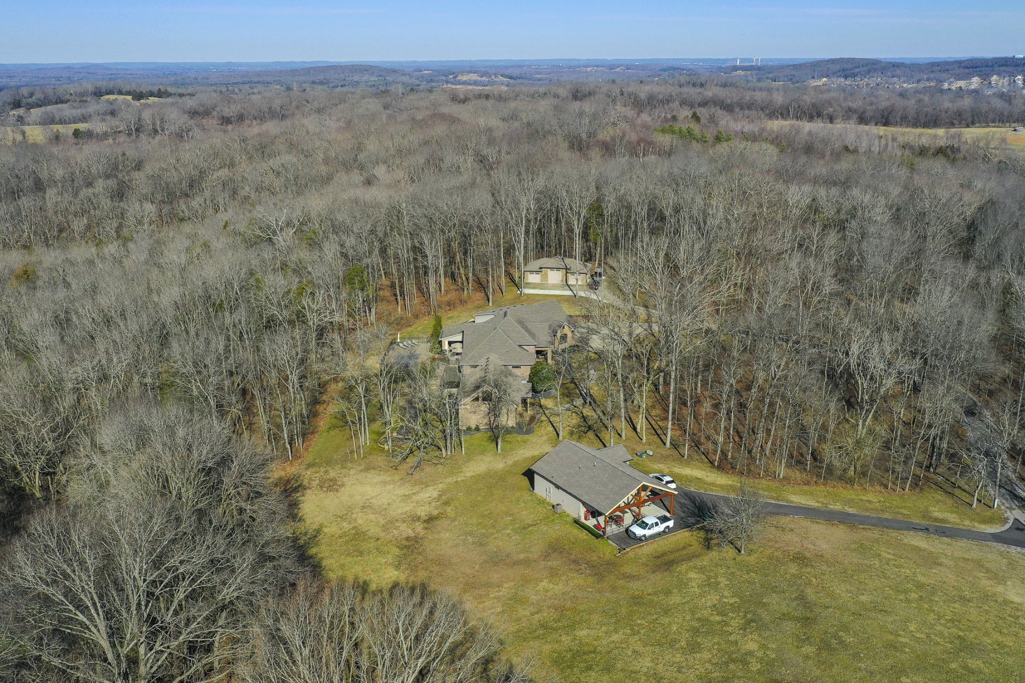 1190 Palmer Road Lebanon, TN 37090 - Photo 4 of 36 a view of a dry yard with trees