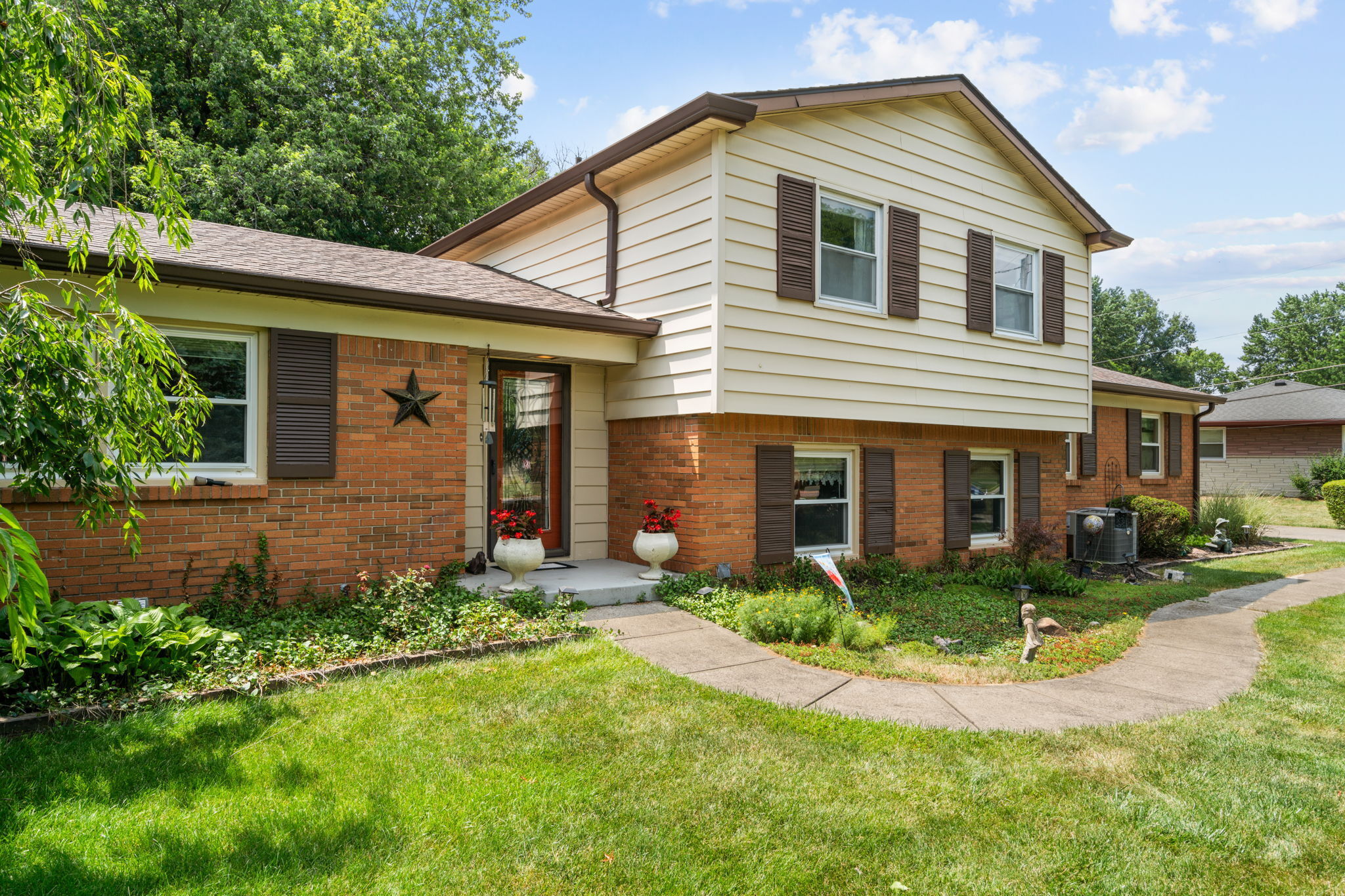 6322 McFarland Road Indianapolis, IN 46227 - Photo 2 of 37