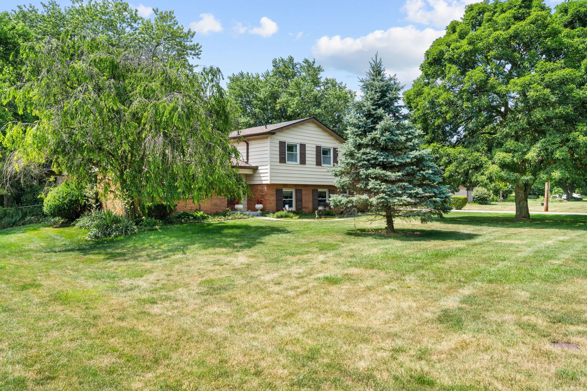 6322 McFarland Road Indianapolis, IN 46227 - Photo 4 of 37