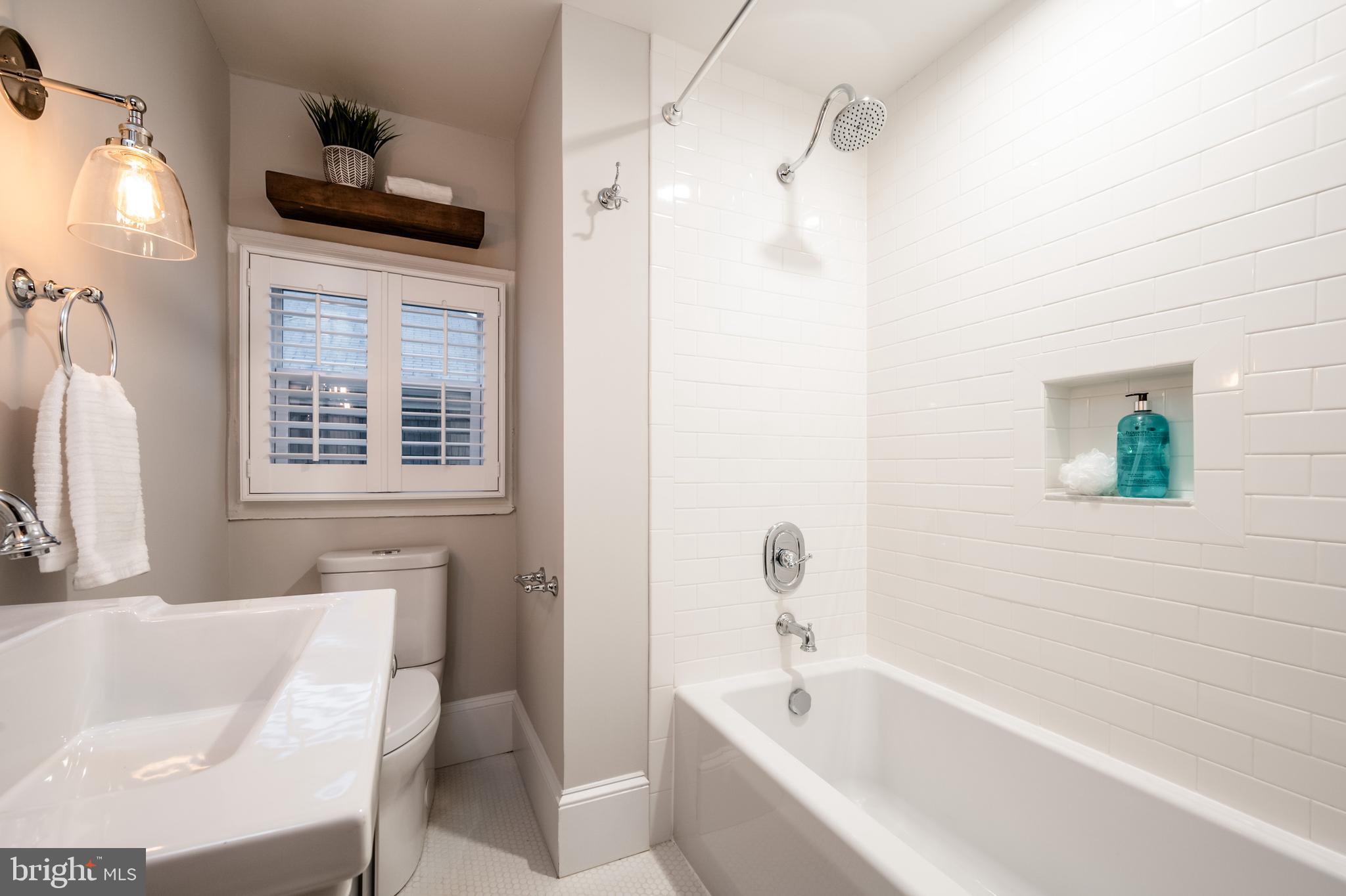 214 East Alexandria Avenue Alexandria, VA 22301 - Photo 33 of 46 Guest full bath