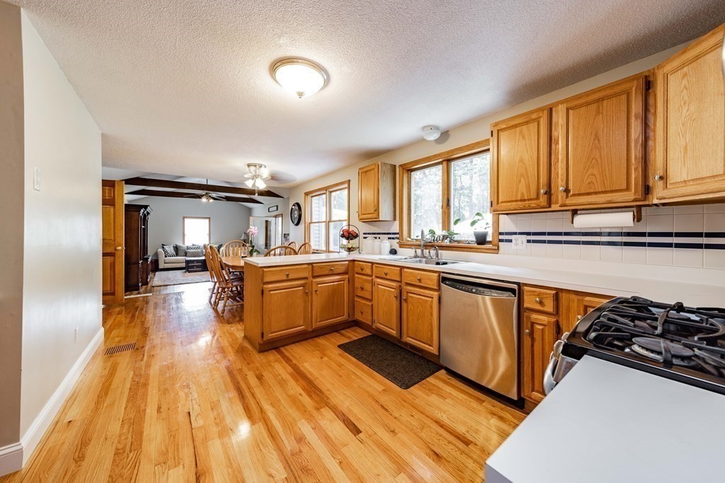 73 Apple Ridge Road West Springfield, MA 01089 - Photo 10 of 42 Gallery Image 10