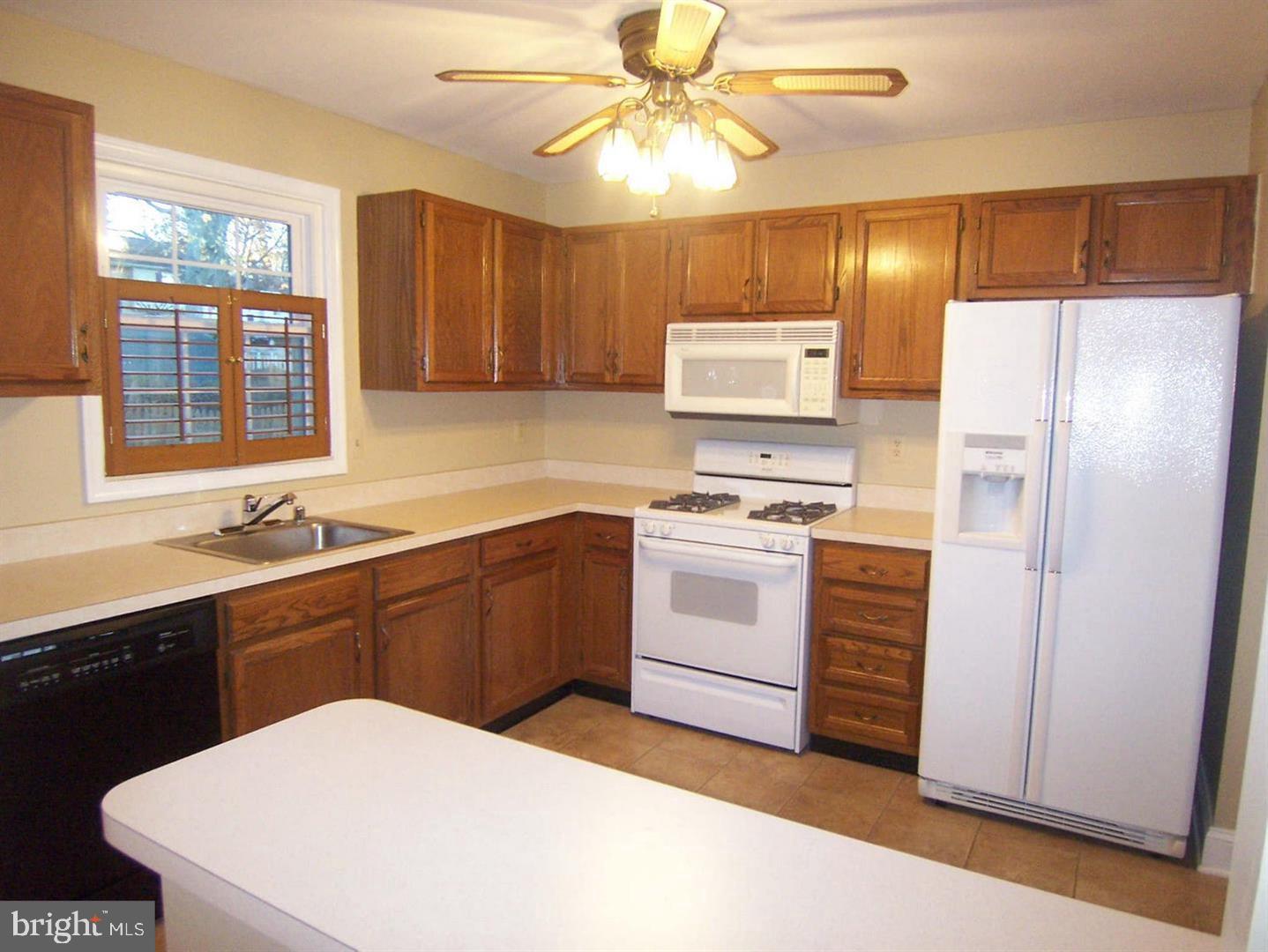 2 Stable Gate Court Perry Hall, MD 21128 - Photo 6 of 21 Kitchen