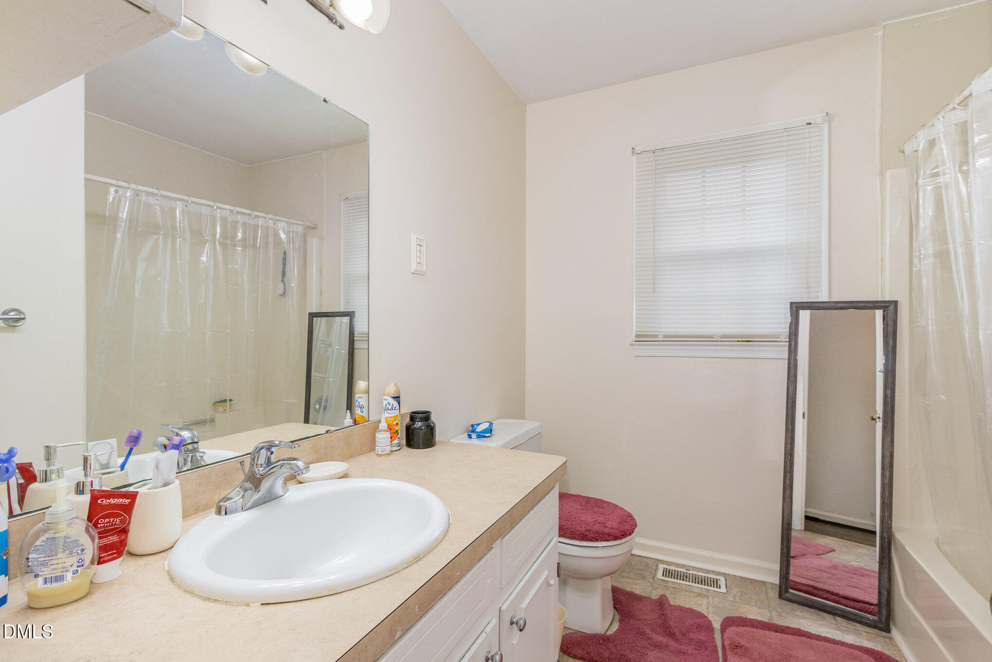 870 Abbott Road Henderson, NC 27537 - Photo 12 of 30 022_img_8772-edit_512