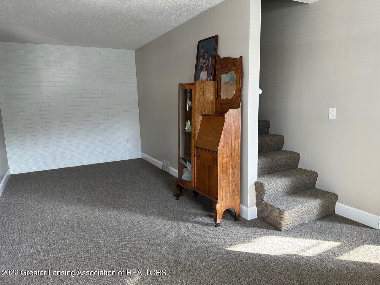 2601 North Aurelius Road Lansing, MI 48910 - Photo 8 of 26 thumbnail_IMG_0322