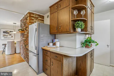 $1,079,000 | 6017 Cheshire Drive, Bethesda, MD 20814