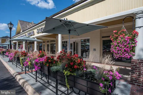 $1,079,000 | 6017 Cheshire Drive, Bethesda, MD 20814