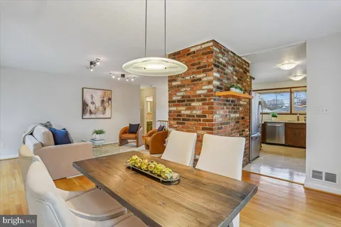 $1,079,000 | 6017 Cheshire Drive, Bethesda, MD 20814