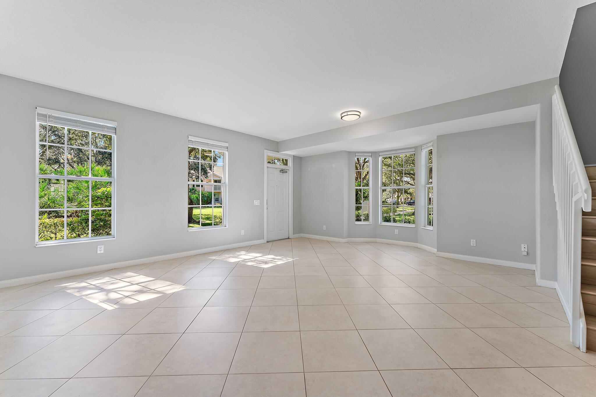 352 Legare Court Jupiter, FL 33458 - Photo 6 of 49 Living Area