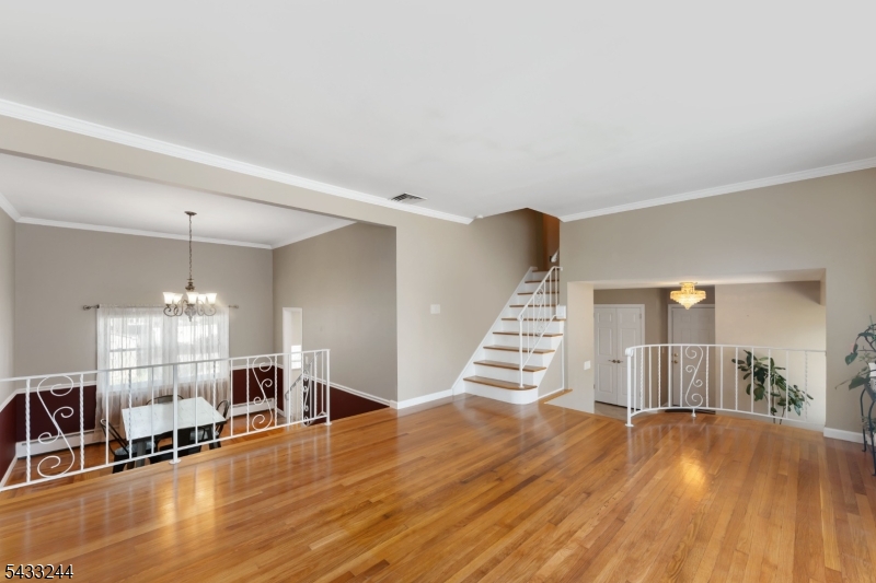 884 Peach Tree Road Union, NJ 07083 - Photo 4 of 24