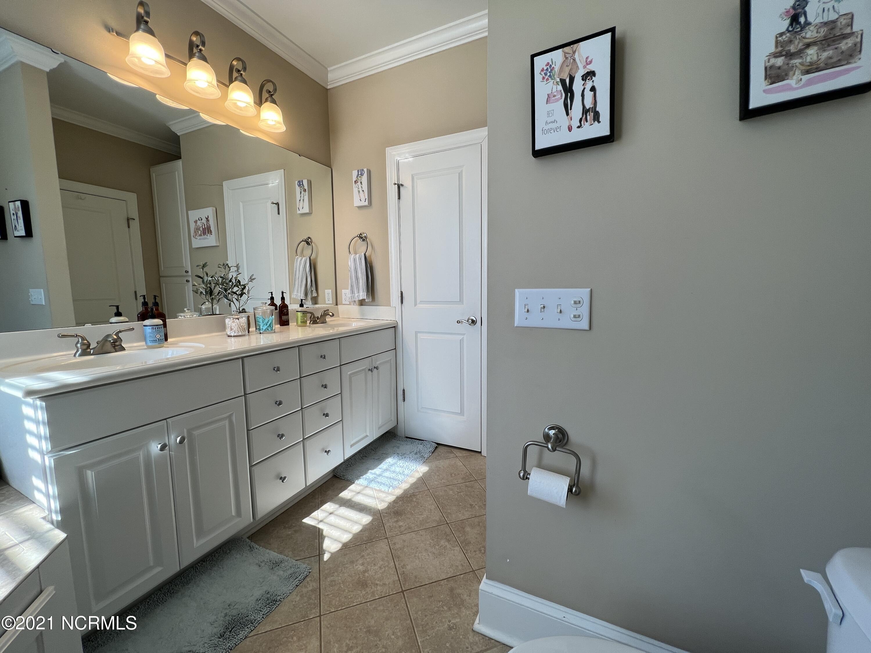 2274 Hollow Pond Road Williamston, NC 27892 - Photo 11 of 19 011 Master bath2