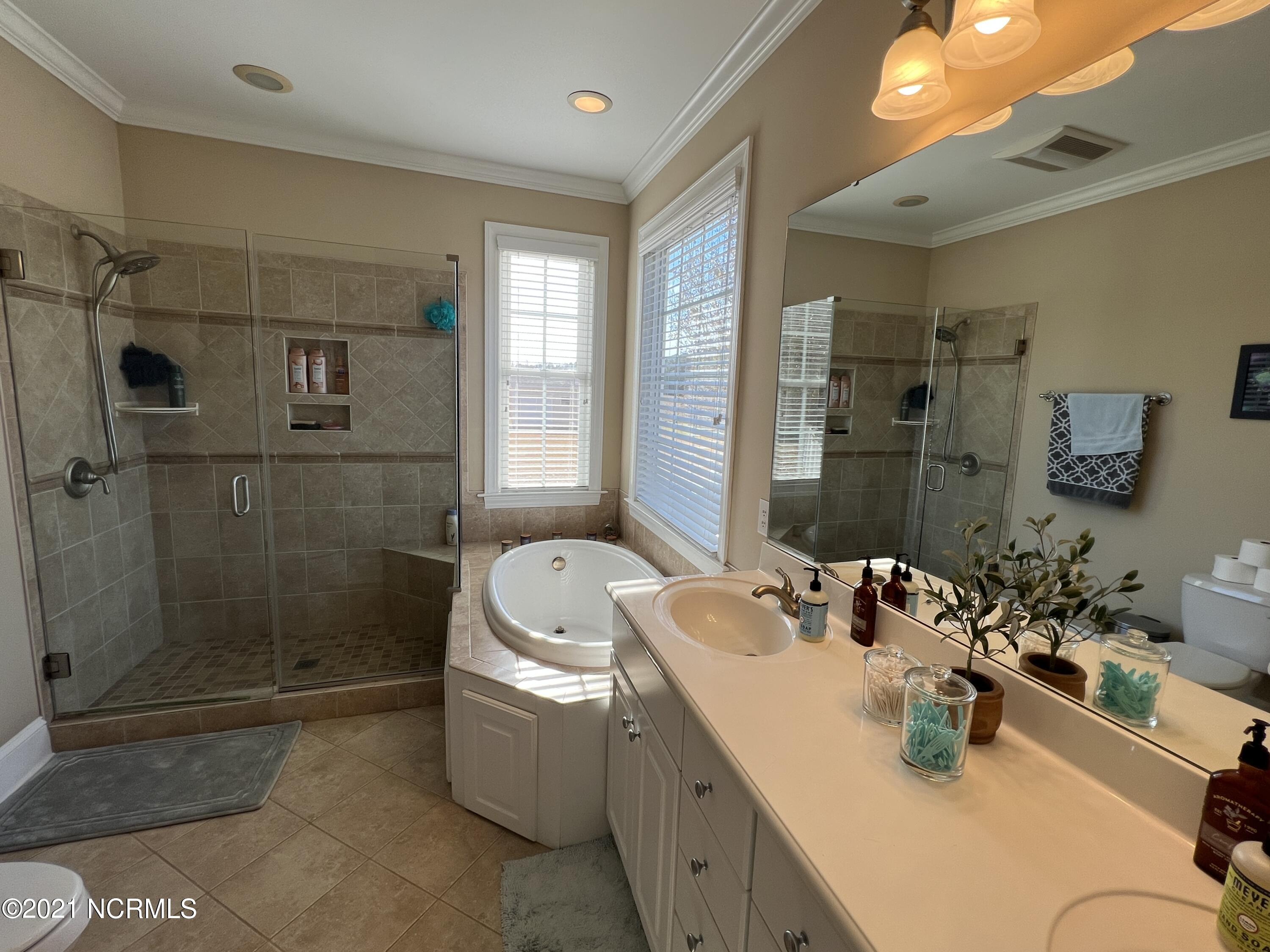 2274 Hollow Pond Road Williamston, NC 27892 - Photo 10 of 19 010 Master Bath