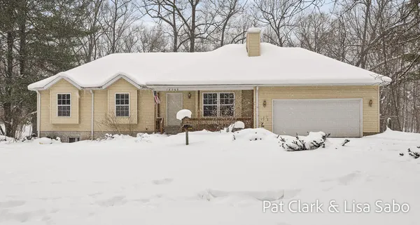 $360,000 | 18569 Chinquapin Drive, Spring Lake, MI 49456