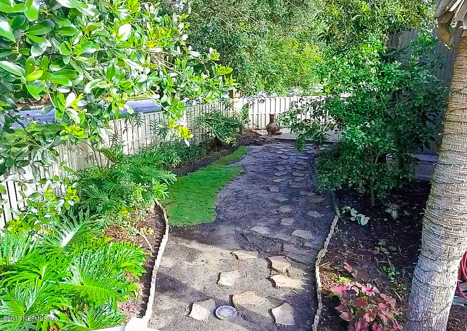 1 Turtleback Trail Ponte Vedra Beach, FL 32082 - Photo 21 of 23 a view of a back yard